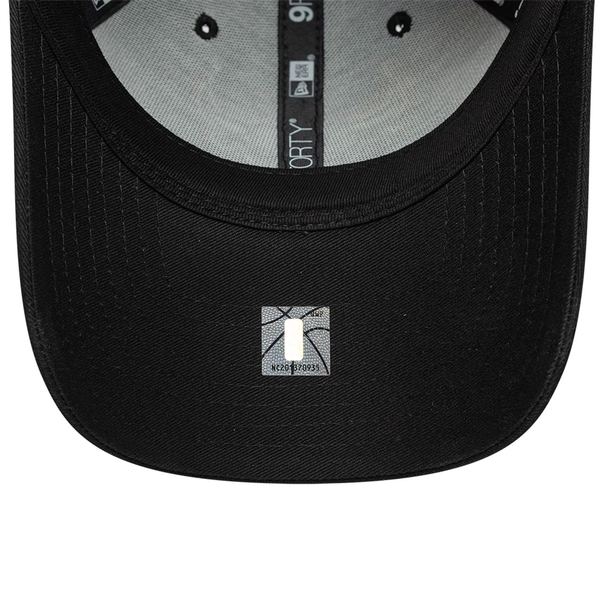 Chicago Bulls NBA Team Outline Black 9FORTY Adjustable Cap - Image 5