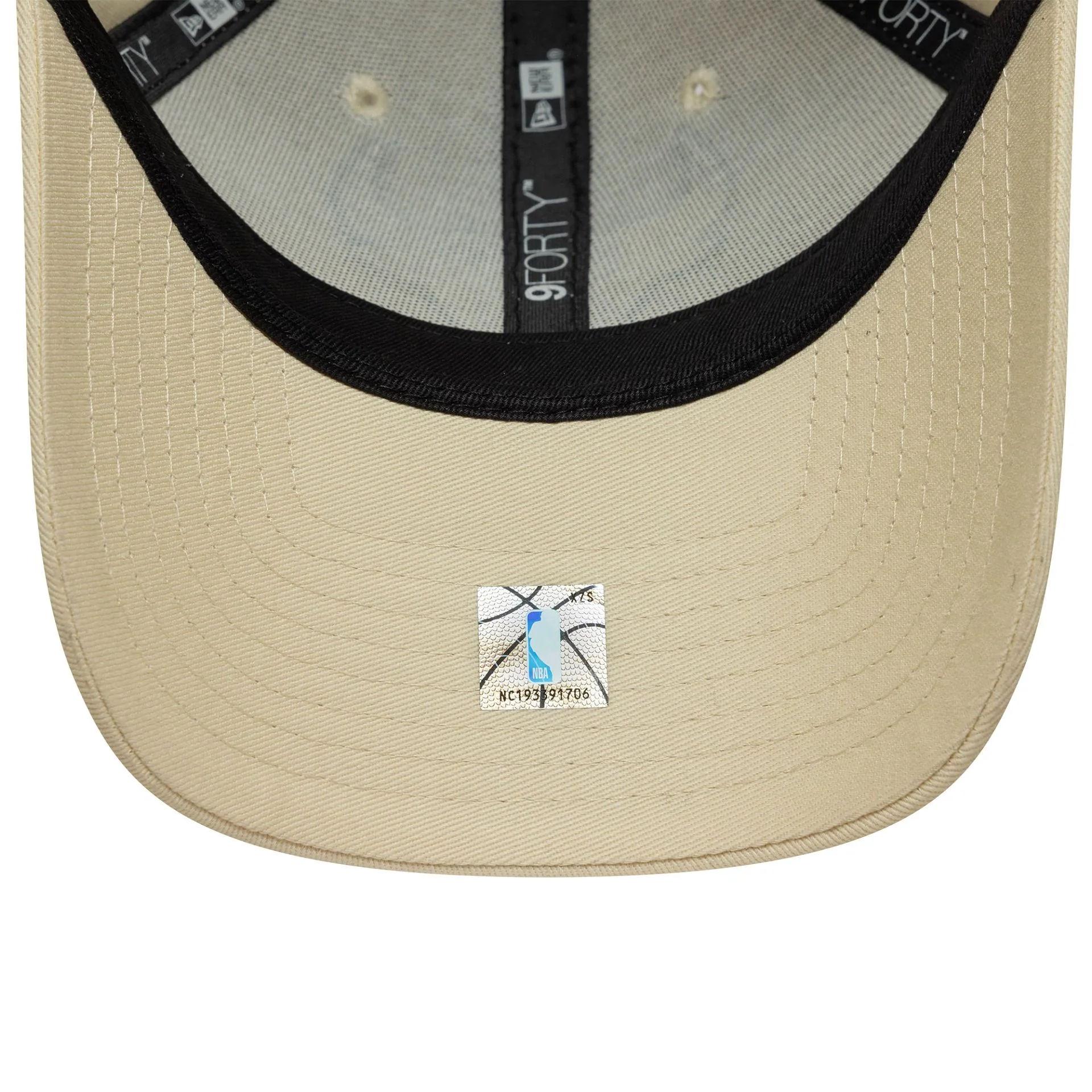 Chicago Bulls NBA Team Outline Light Beige 9FORTY Cap - Image 4