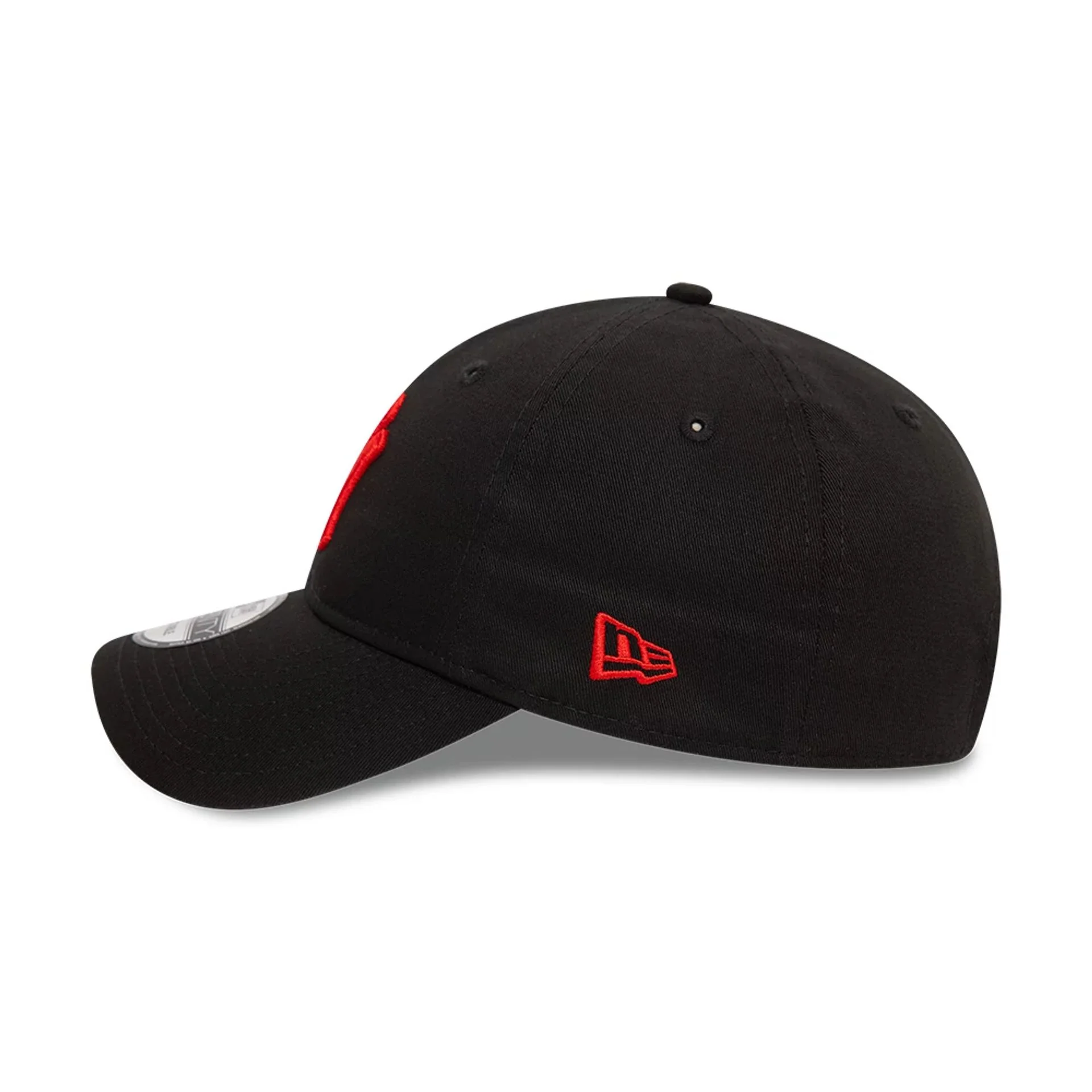 New York Yankees League Essential Black 9TWENTY Adjustable Cap - Image 4