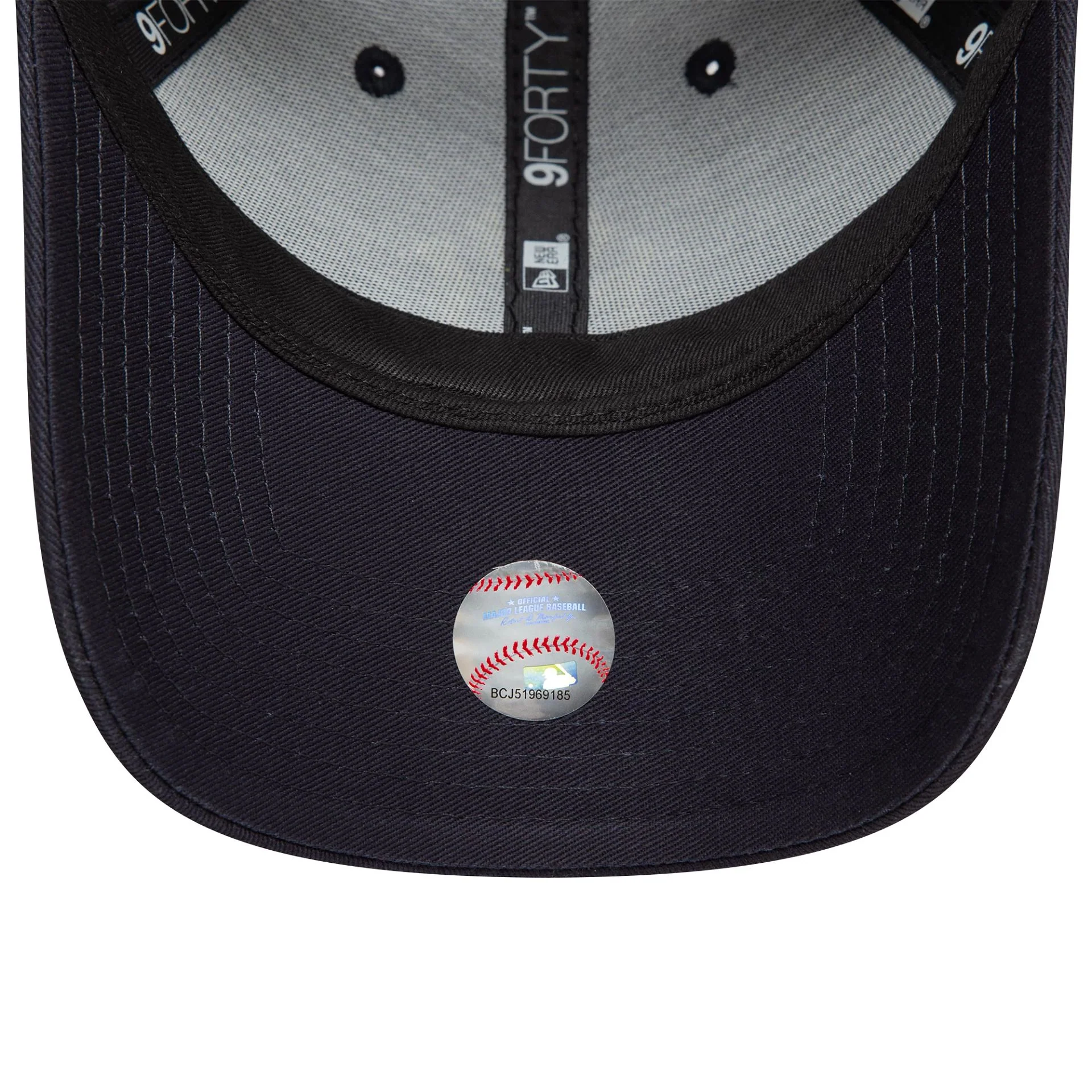 New York Yankees Metallic Navy 9FORTY Adjustable Cap - Image 5