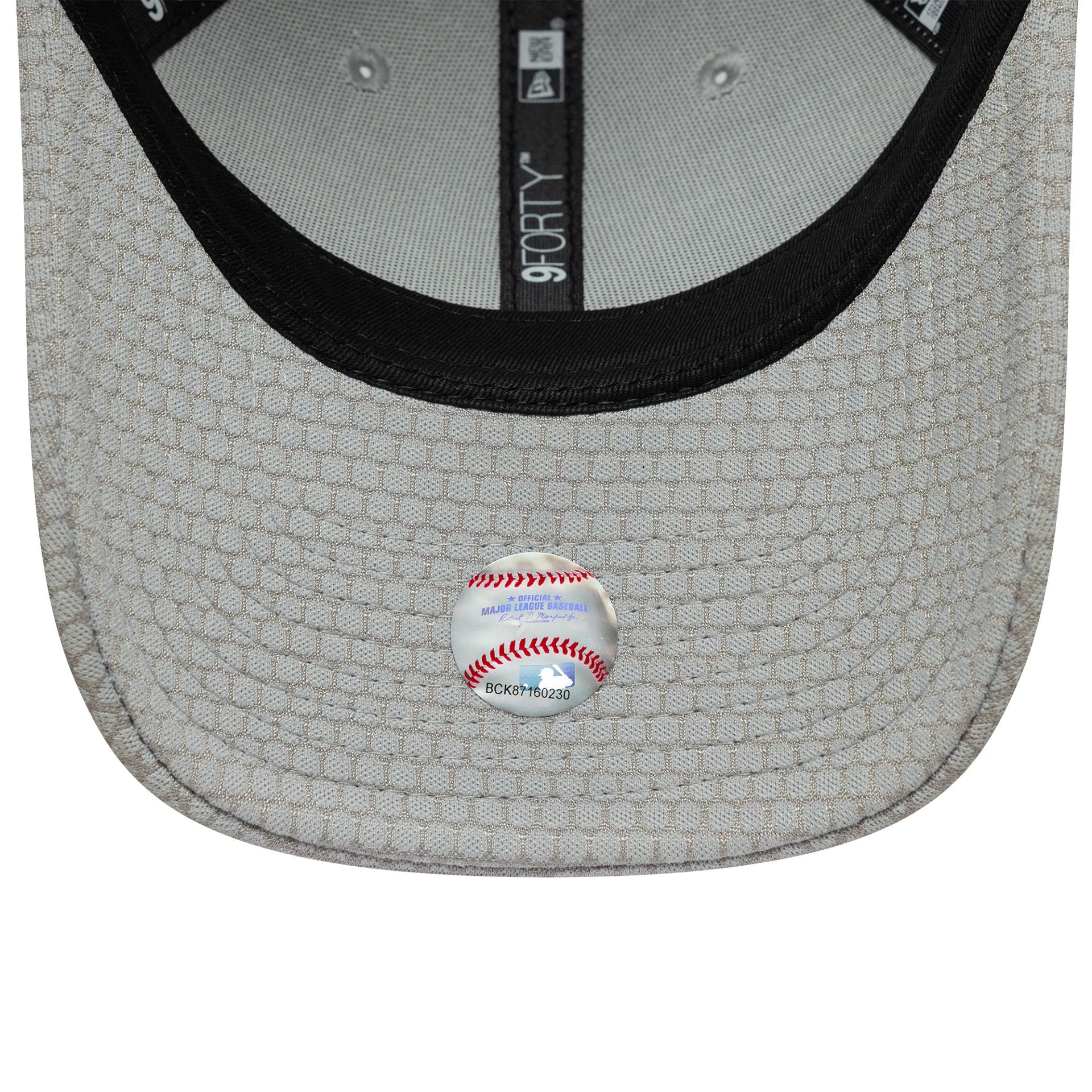New York Yankees MLB Flawless Mesh Grey 9FORTY Cap - Image 4