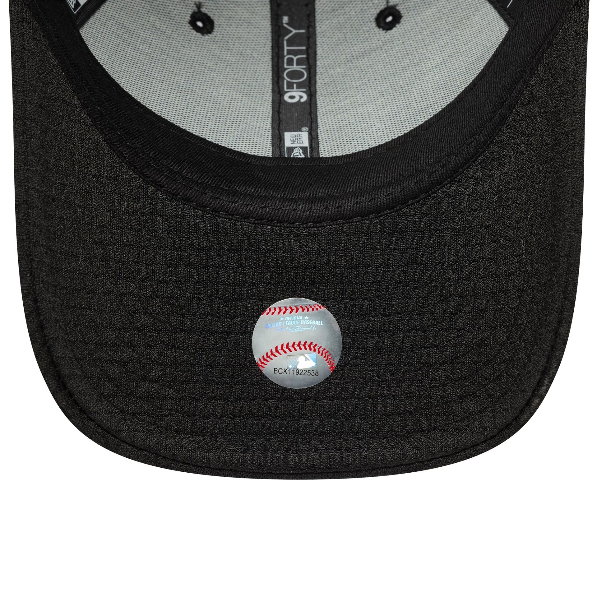 New York Yankees MLB Flawless Monotone Mesh Black 9FORTY Adjustable Cap - Image 3