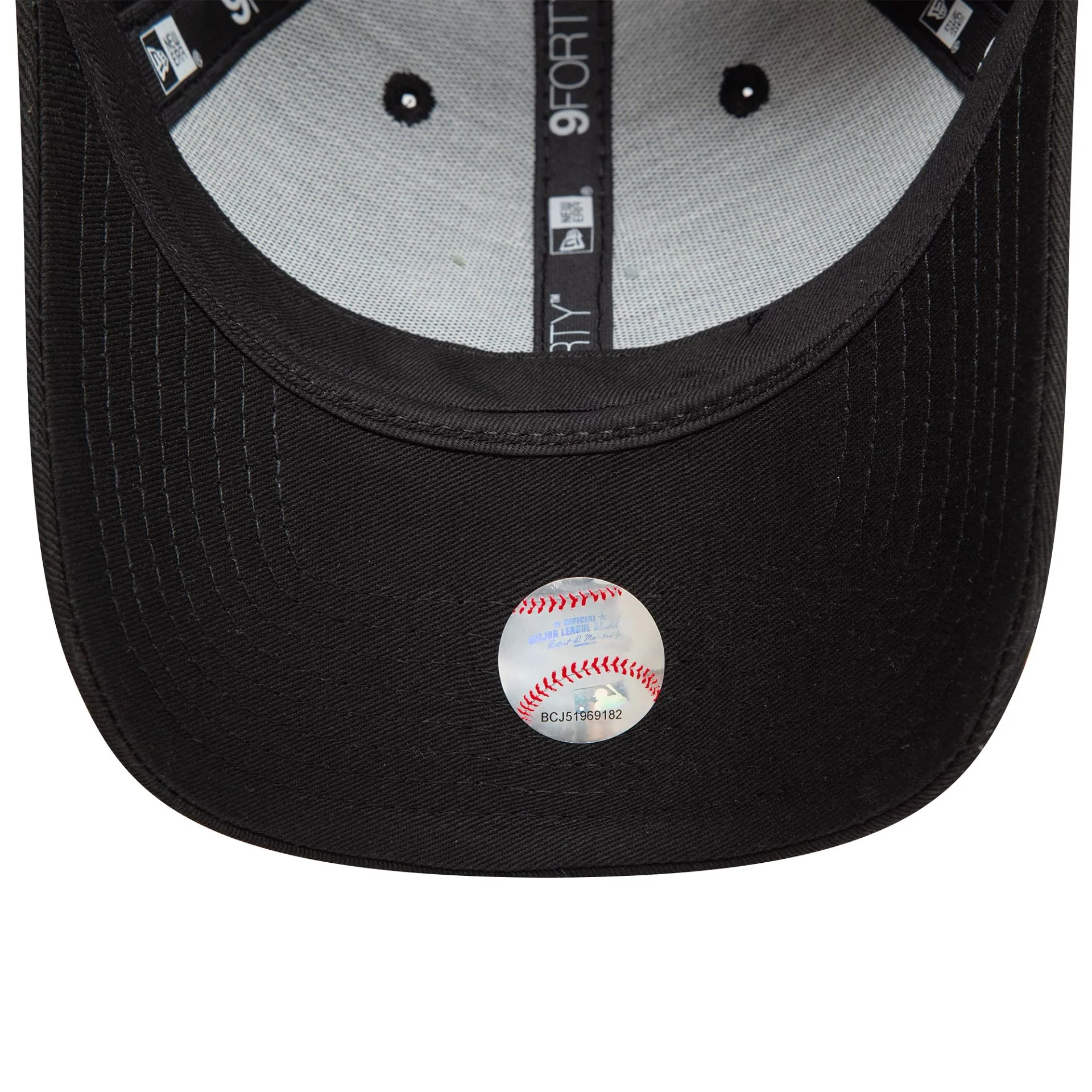 New York Yankees MLB Icon Black 9FORTY Adjustable Cap - Image 9