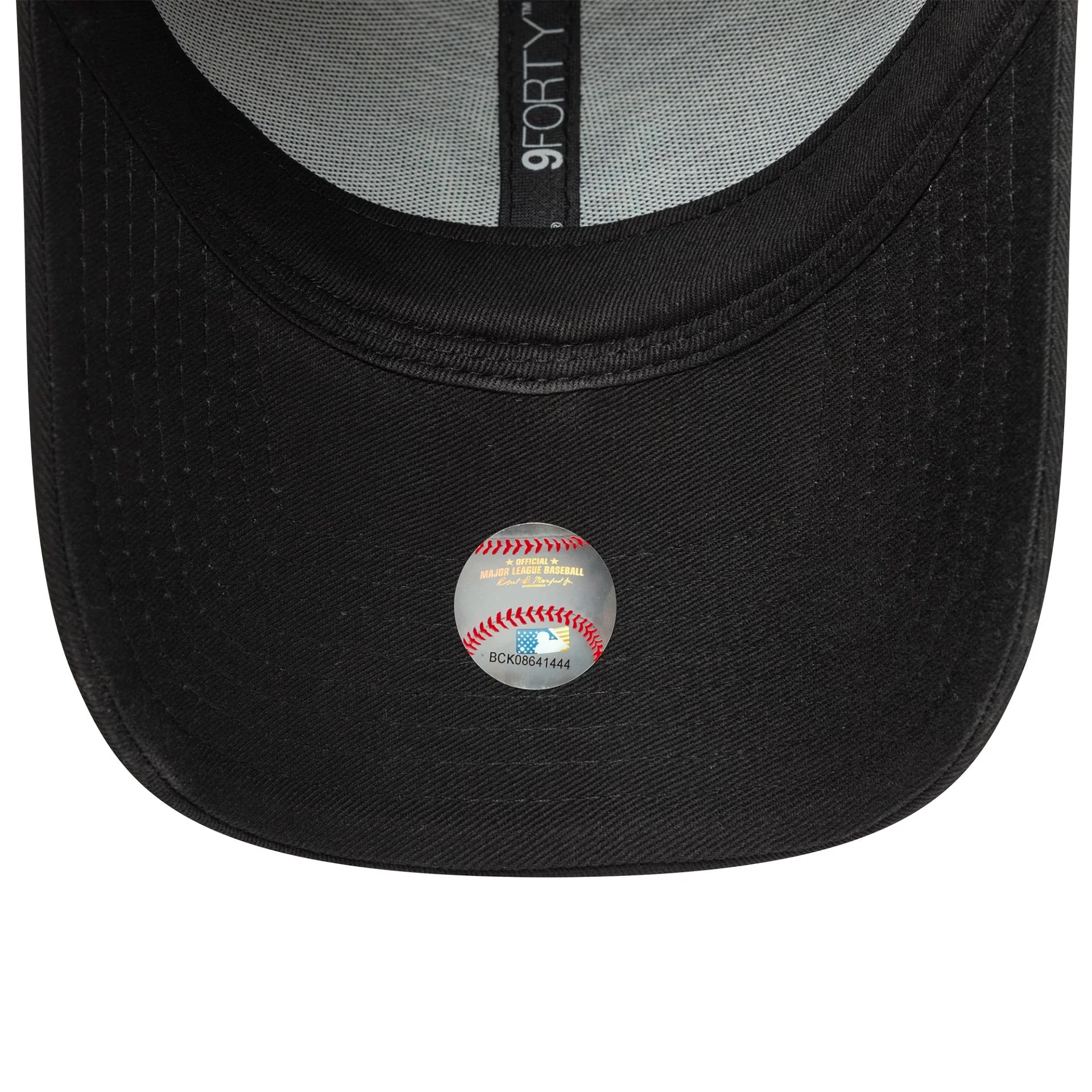 New York Yankees MLB League Essential Black 9FORTY Adjustable Cap - Image 5