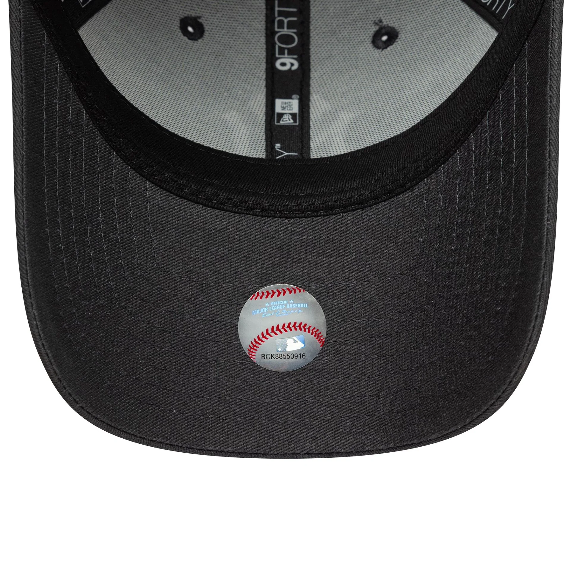New York Yankees MLB League Essential Charcoal 9FORTY Cap - Image 4