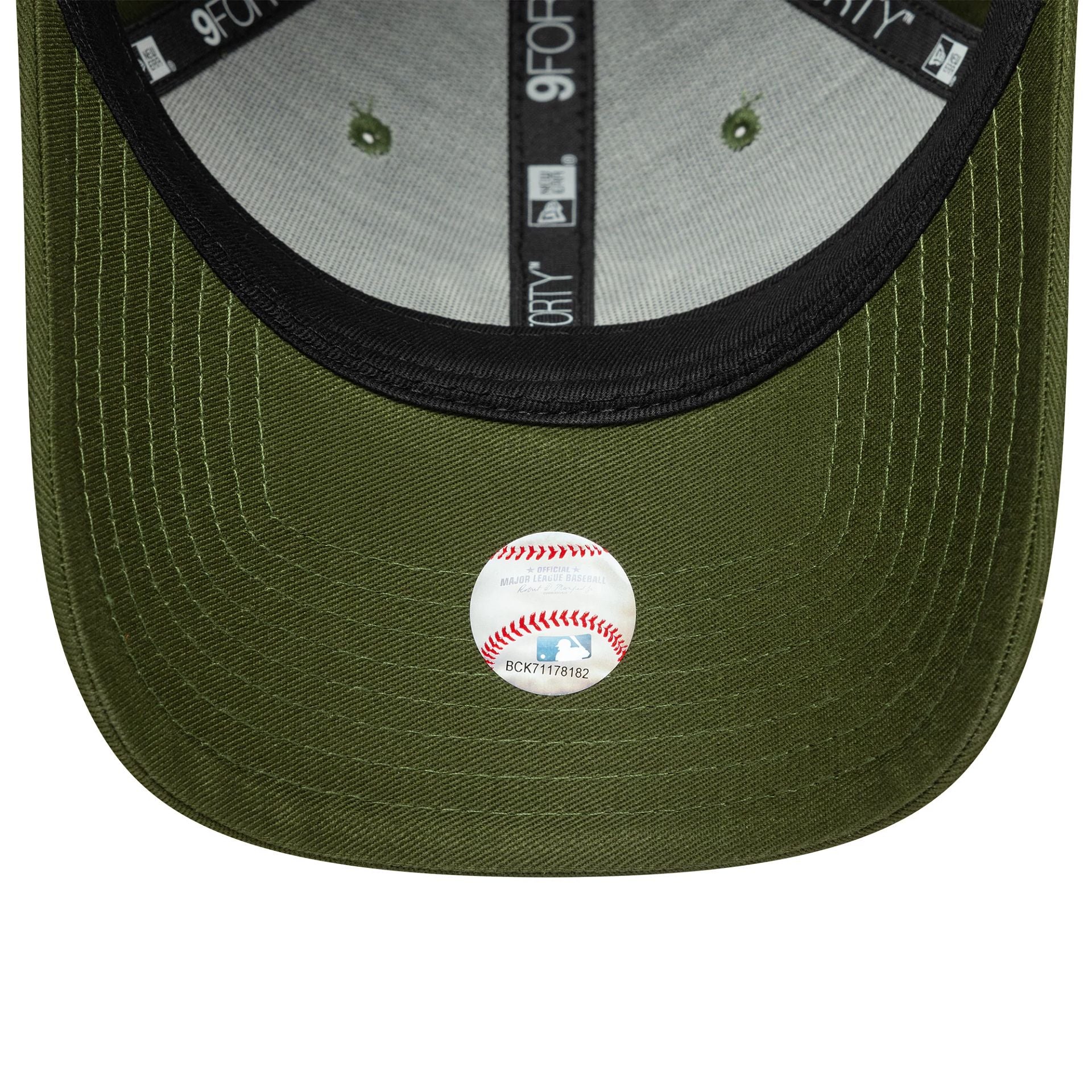 New York Yankees MLB League Essential Dark Green 9FORTY Adjustable Cap - Image 4
