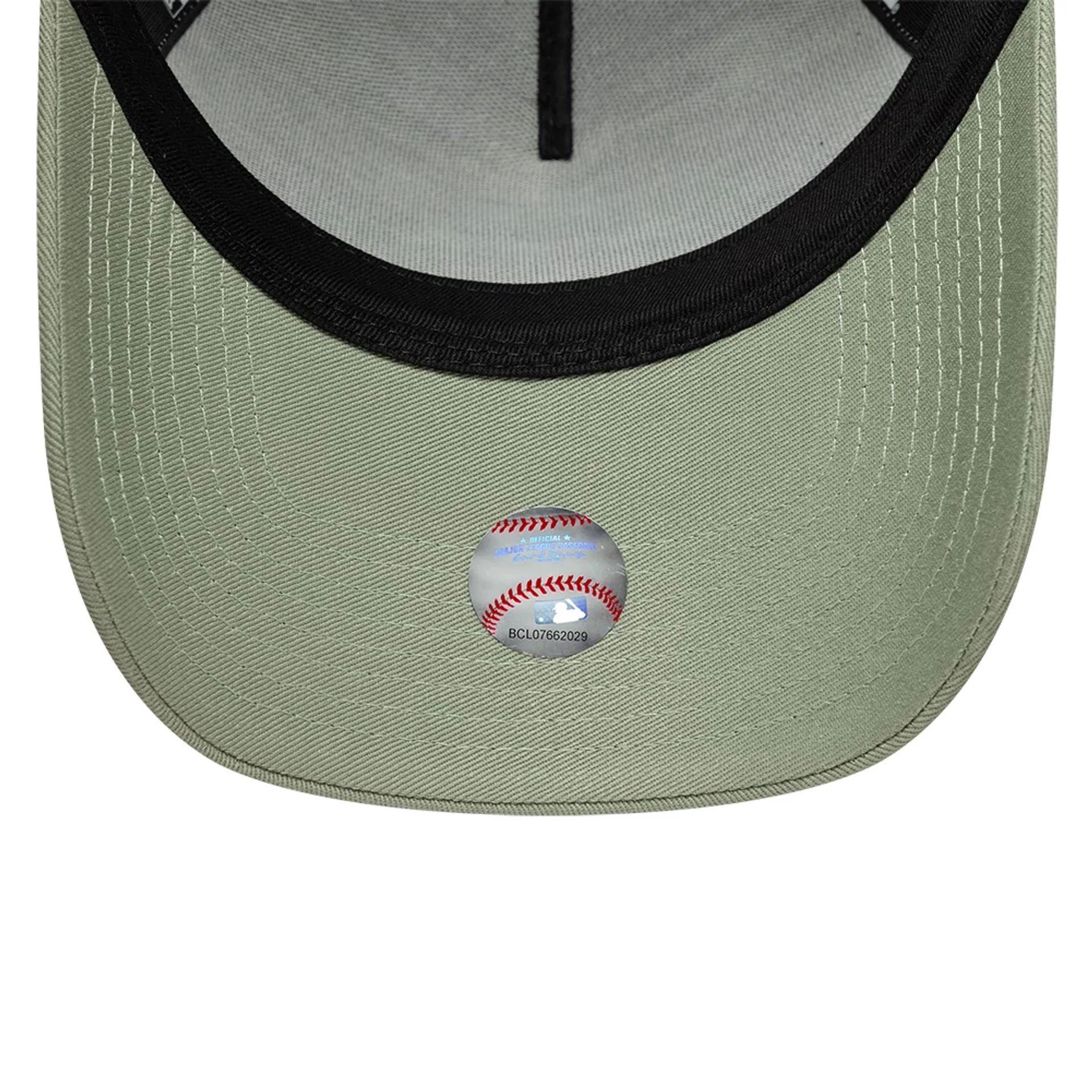 New York Yankees MLB League Essential Pastel Green 9FORTY E-Frame Adjustable Cap - Image 5