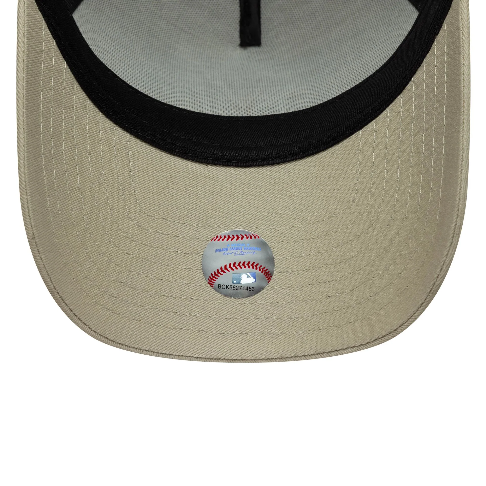 New York Yankees MLB Light Beige 9FORTY A-Frame Trucker Cap - Image 4