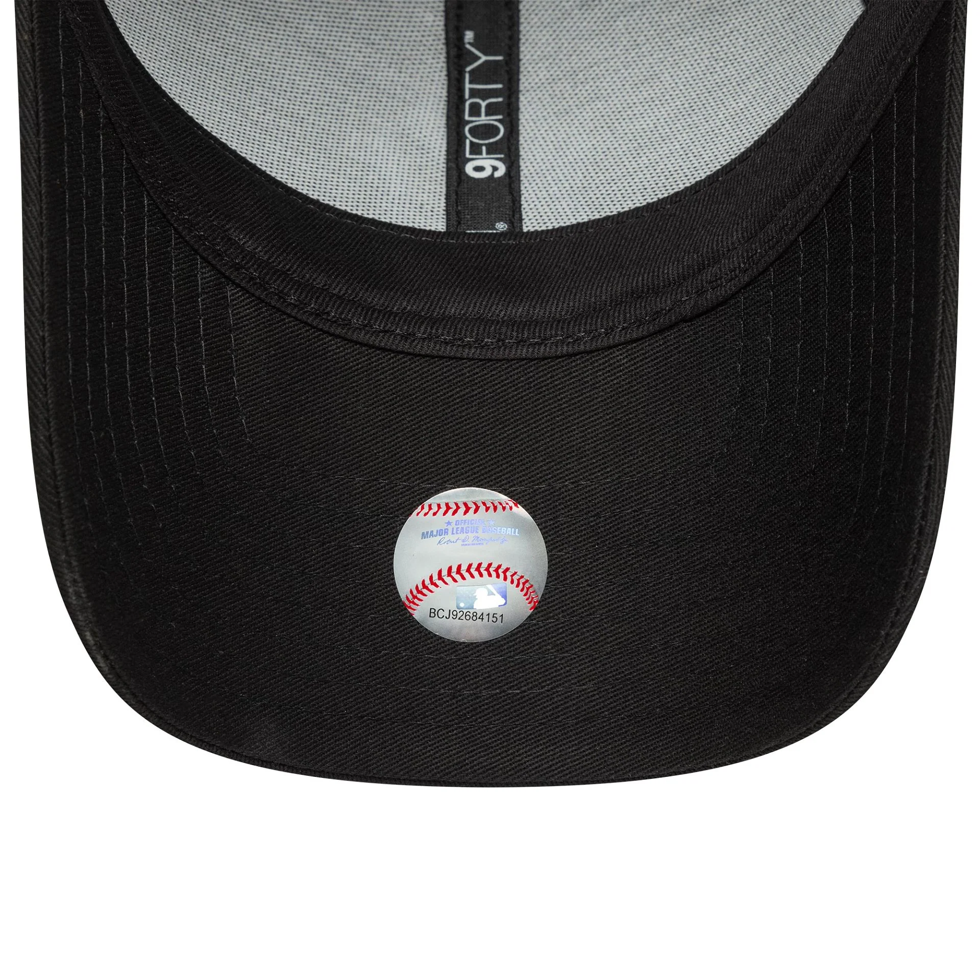 New York Yankees MLB Ombre Infill Black 9FORTY Adjustable Cap - Image 4