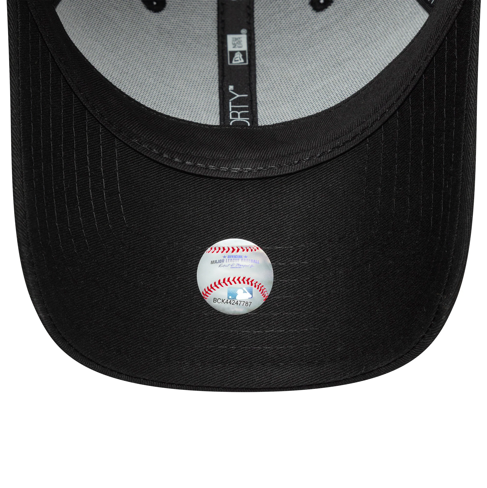 New York Yankees MLB Outline Camo Black 9FORTY Cap - Image 4