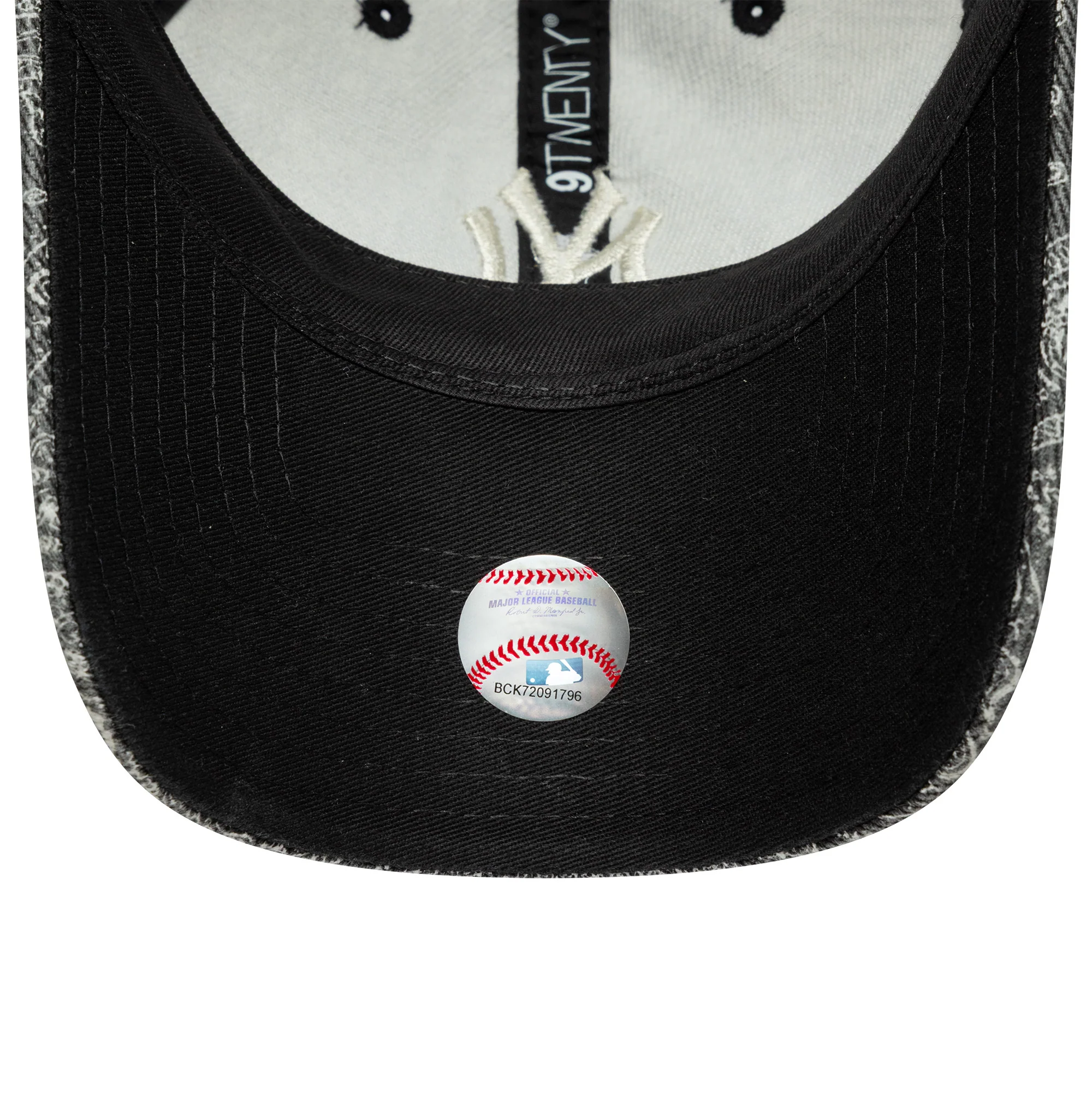 New York Yankees MLB Washed Paisley Black 9TWENTY Cap - Image 4