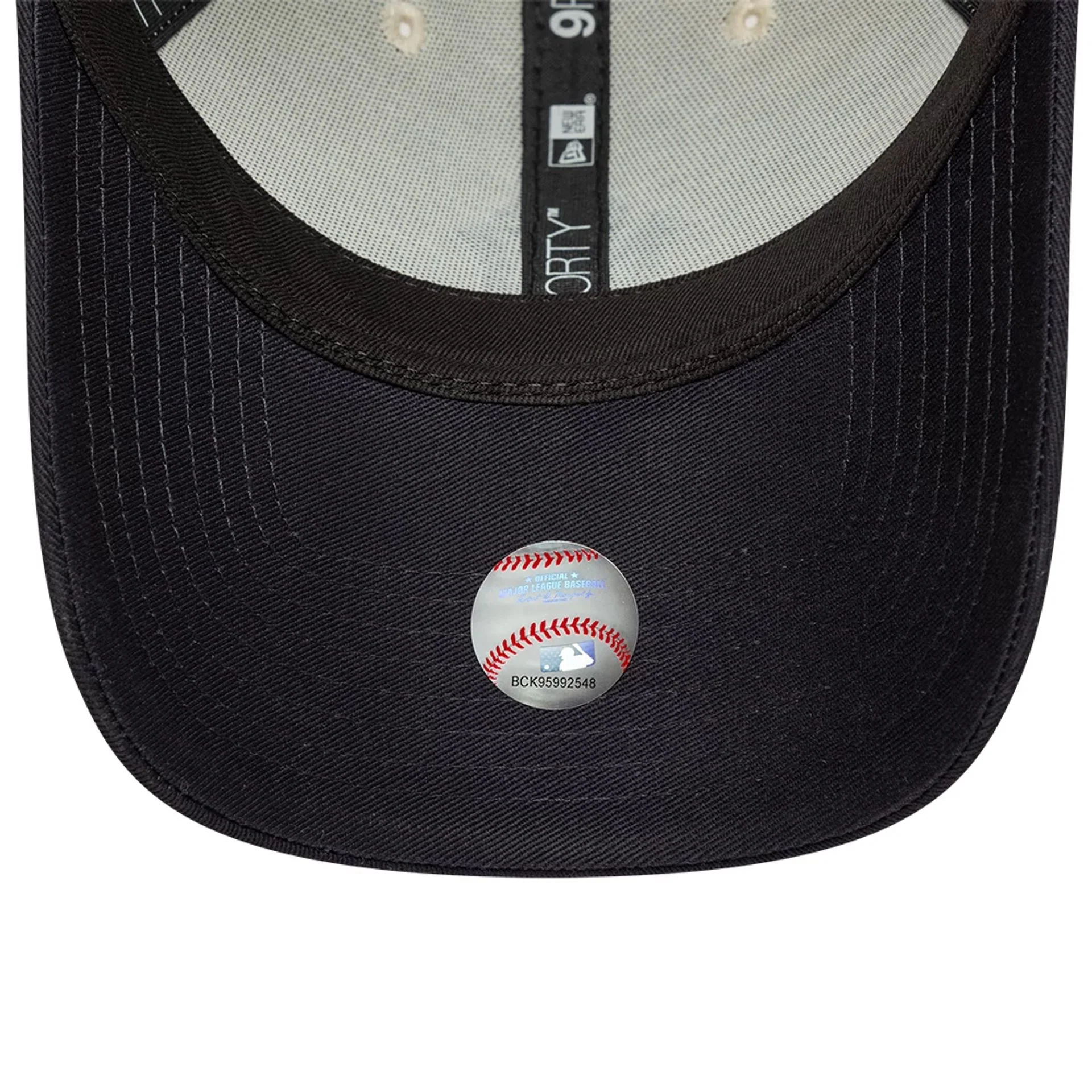New York Yankees MLB World Series Patch Cream 9FORTY Adjustable Cap - Image 5