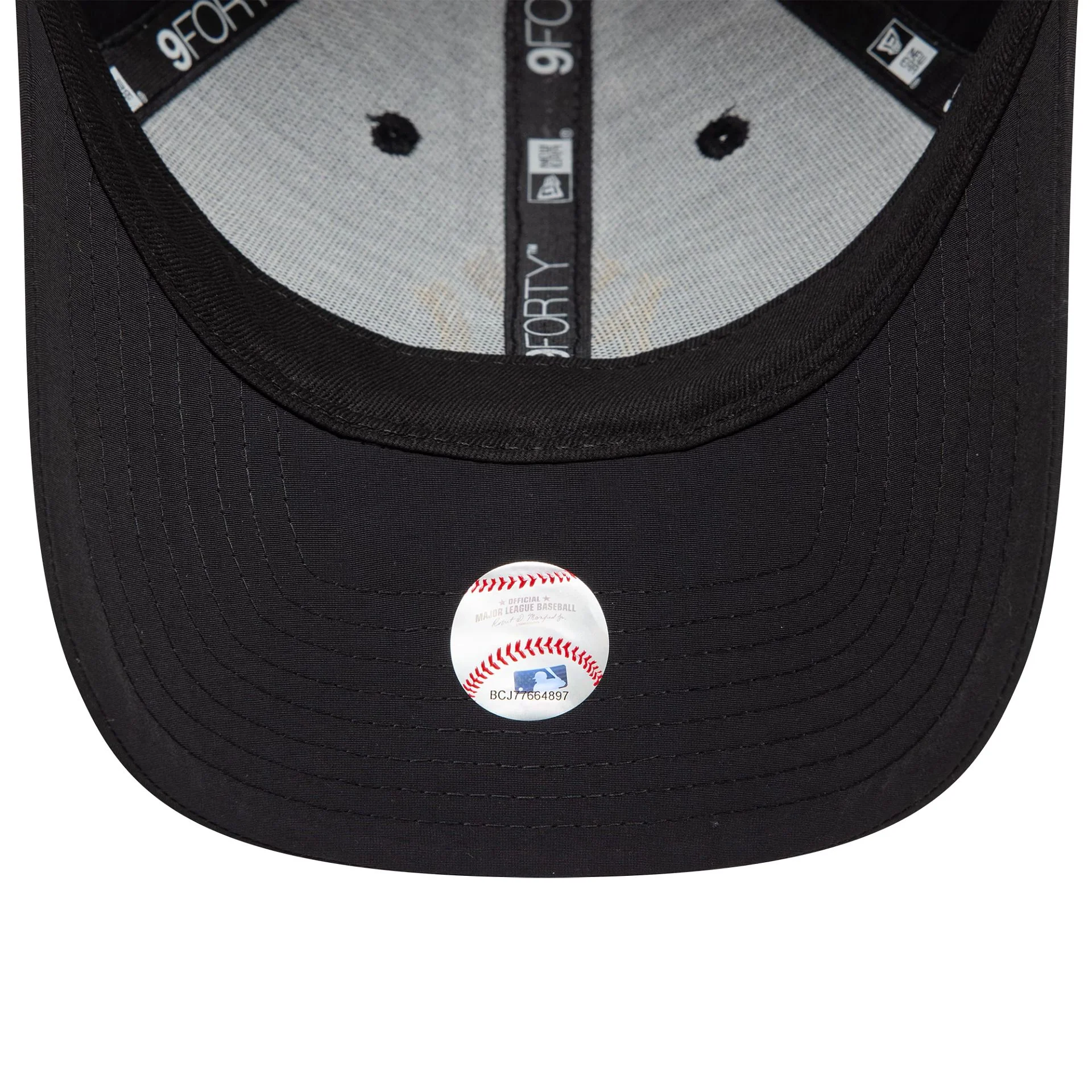 New York Yankees Recycled Black 9FORTY Adjustable Cap - Image 5