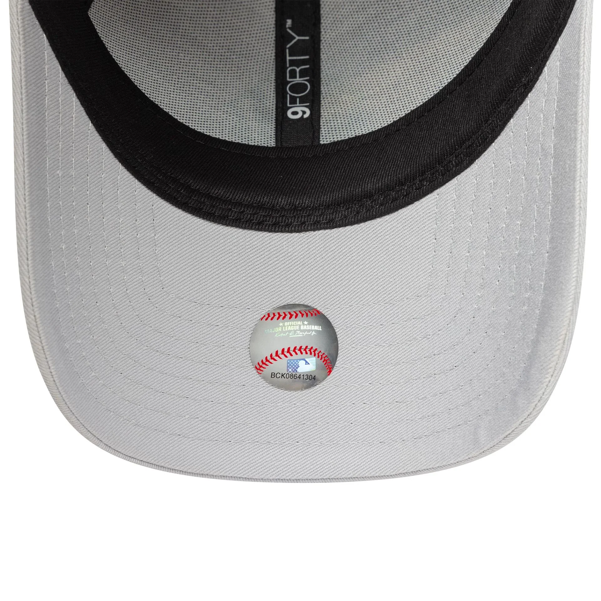 New York Yankees Team Outline Grey 9FORTY Adjustable Cap - Image 5
