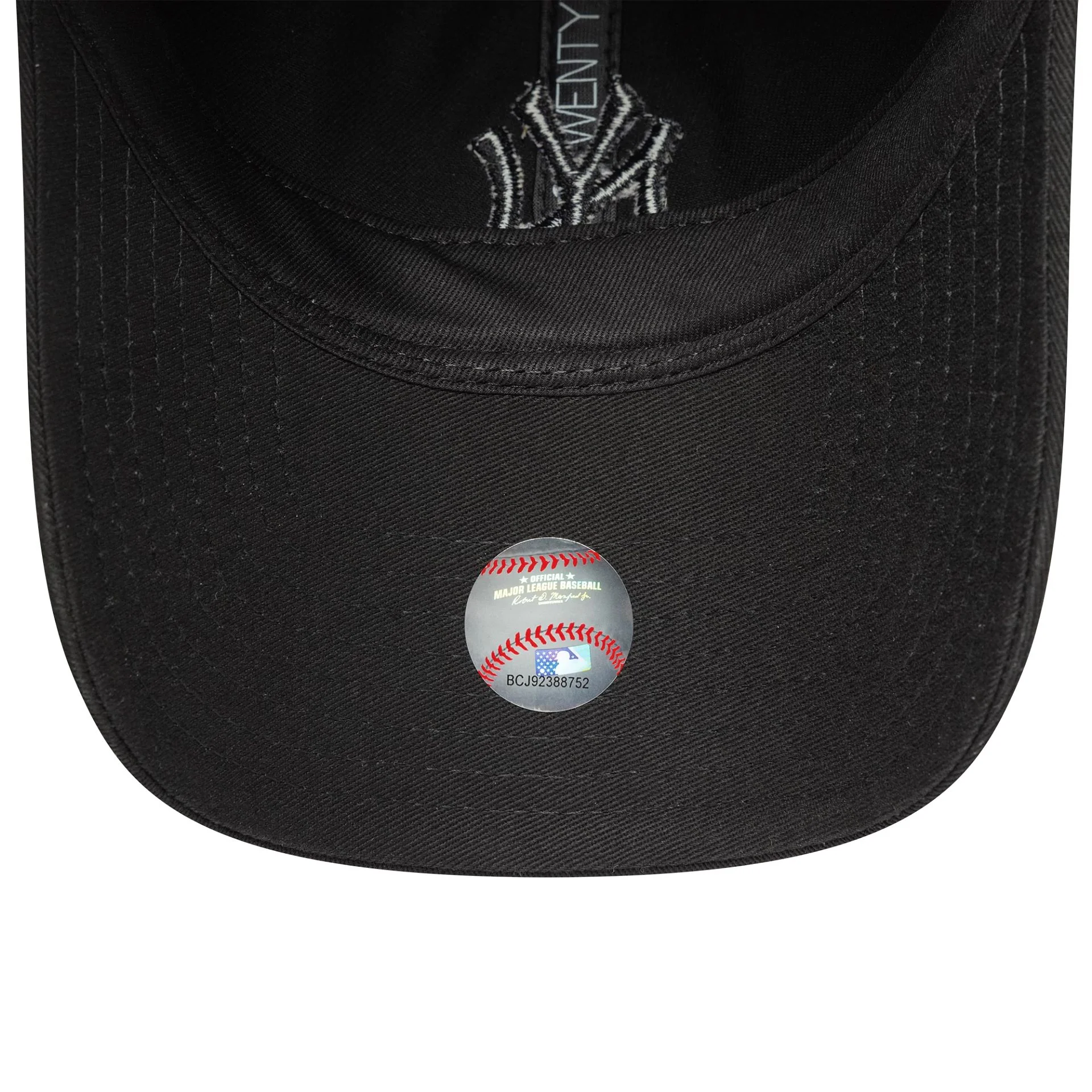New York Yankees Womens Bow Back Black 9TWENTY Adjustable Cap - Image 5