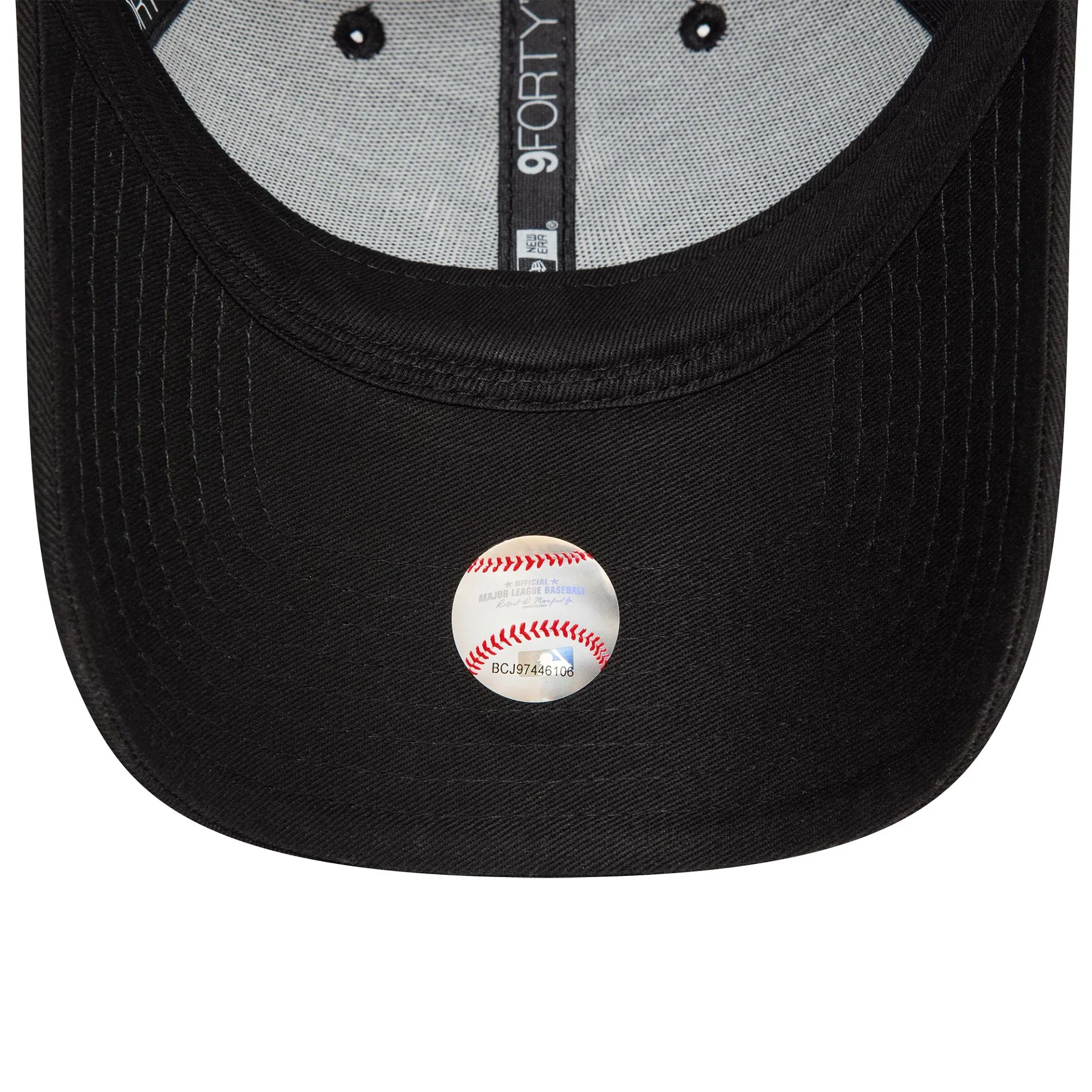 New York Yankees Womens Icon Black 9FORTY Adjustable Cap - Image 5