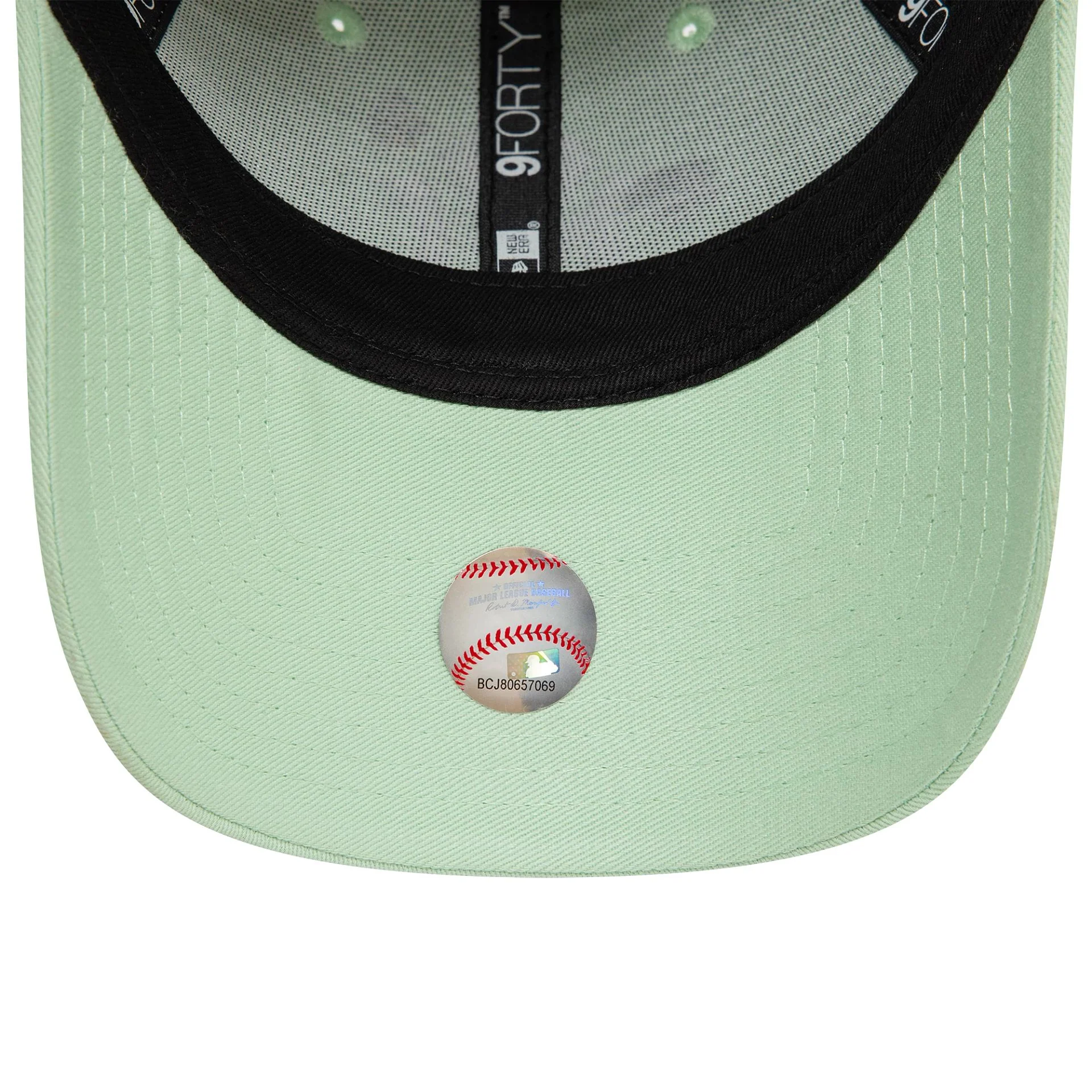 New York Yankees Womens Icon Pastel Green 9FORTY Adjustable Cap - Image 5
