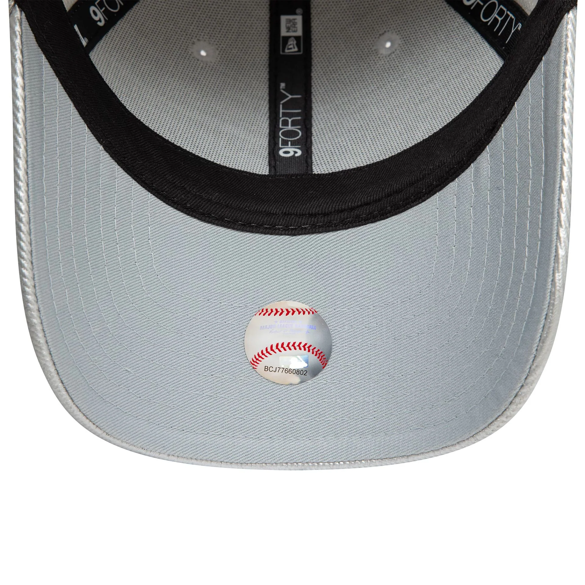 New York Yankees Womens Met Denim Silver 9FORTY Adjustable Cap - Image 5
