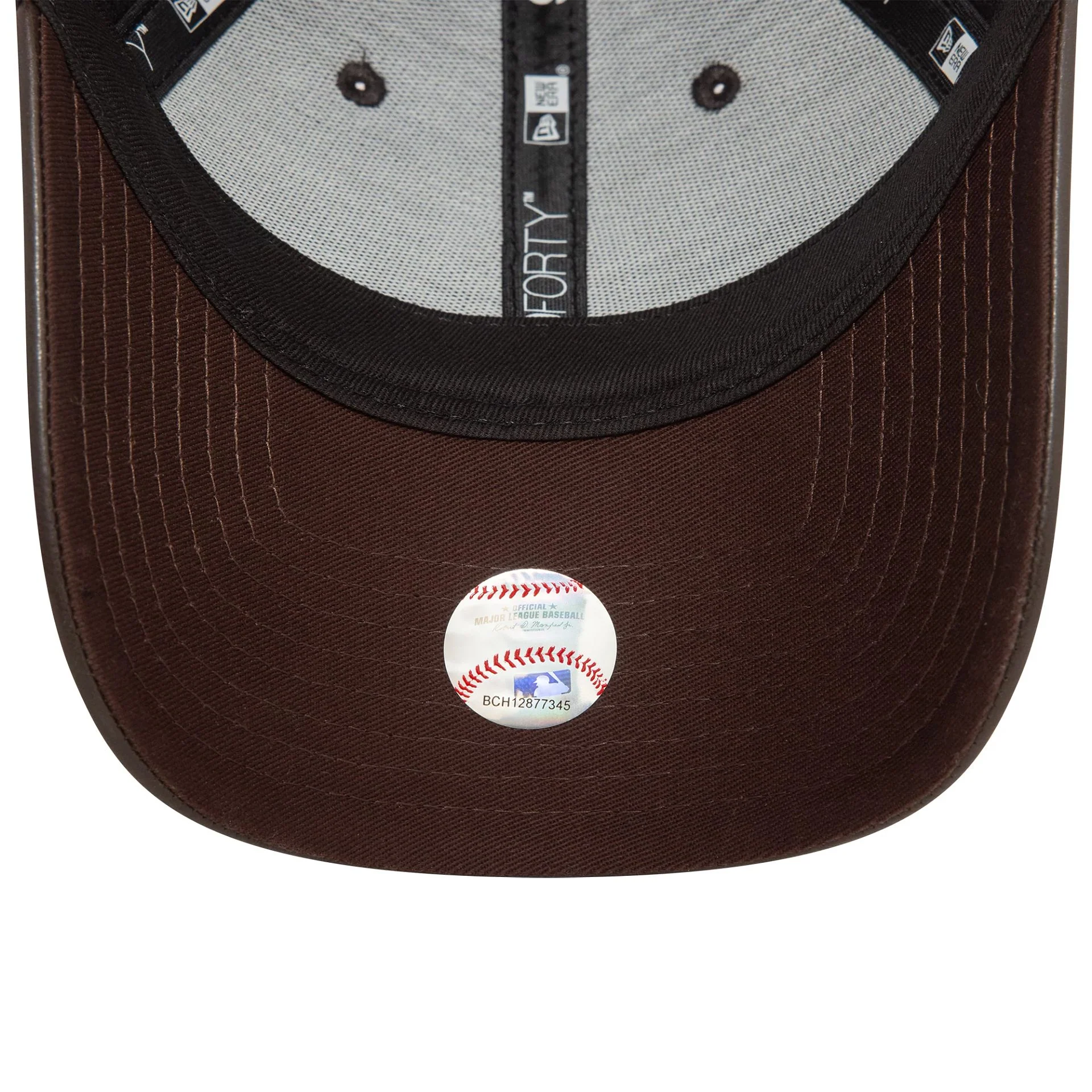 New York Yankees Womens Midi PU Dark Brown 9FORTY Adjustable Cap - Image 5