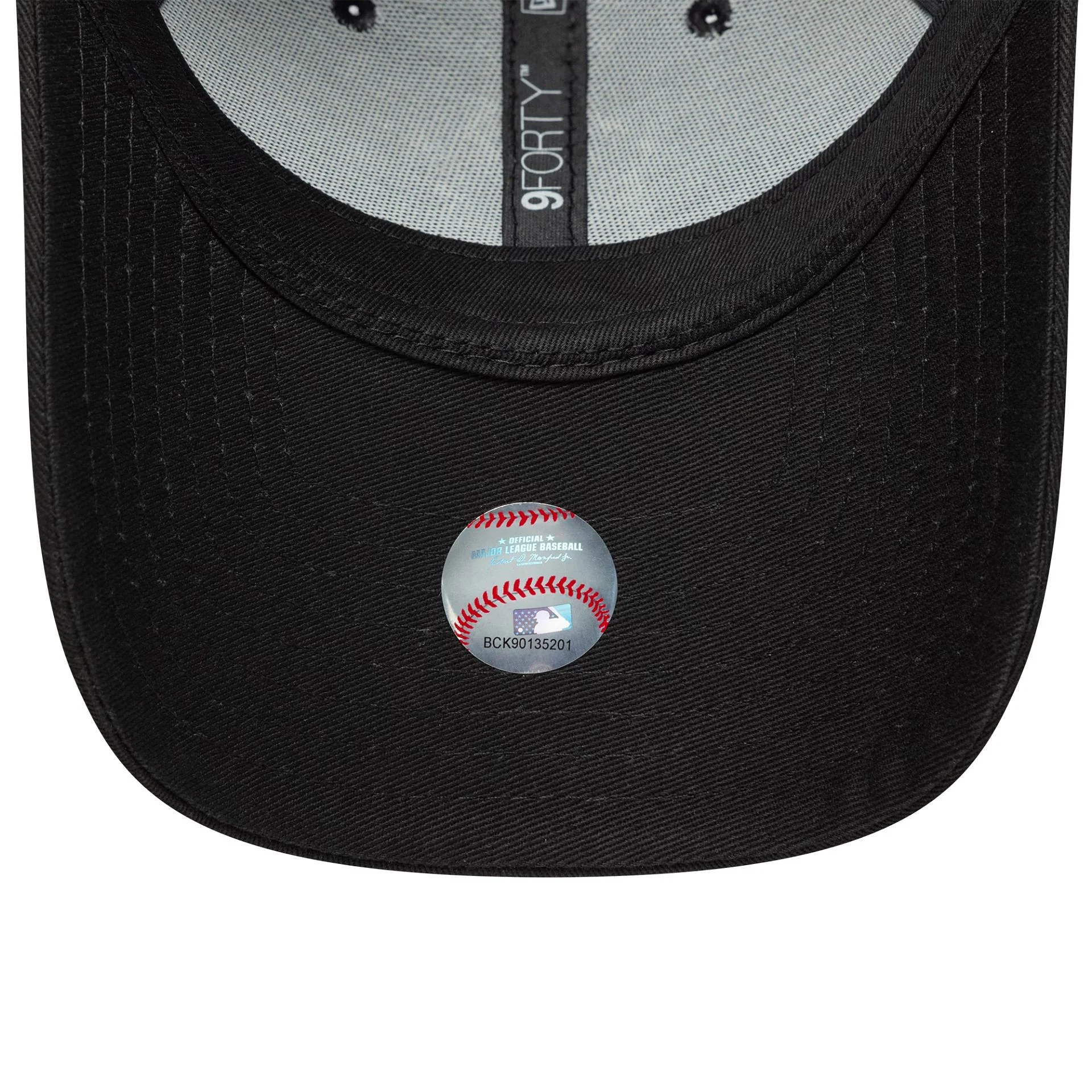 New York Yankees Womens MLB Animal Infill Black 9FORTY Cap - Image 4