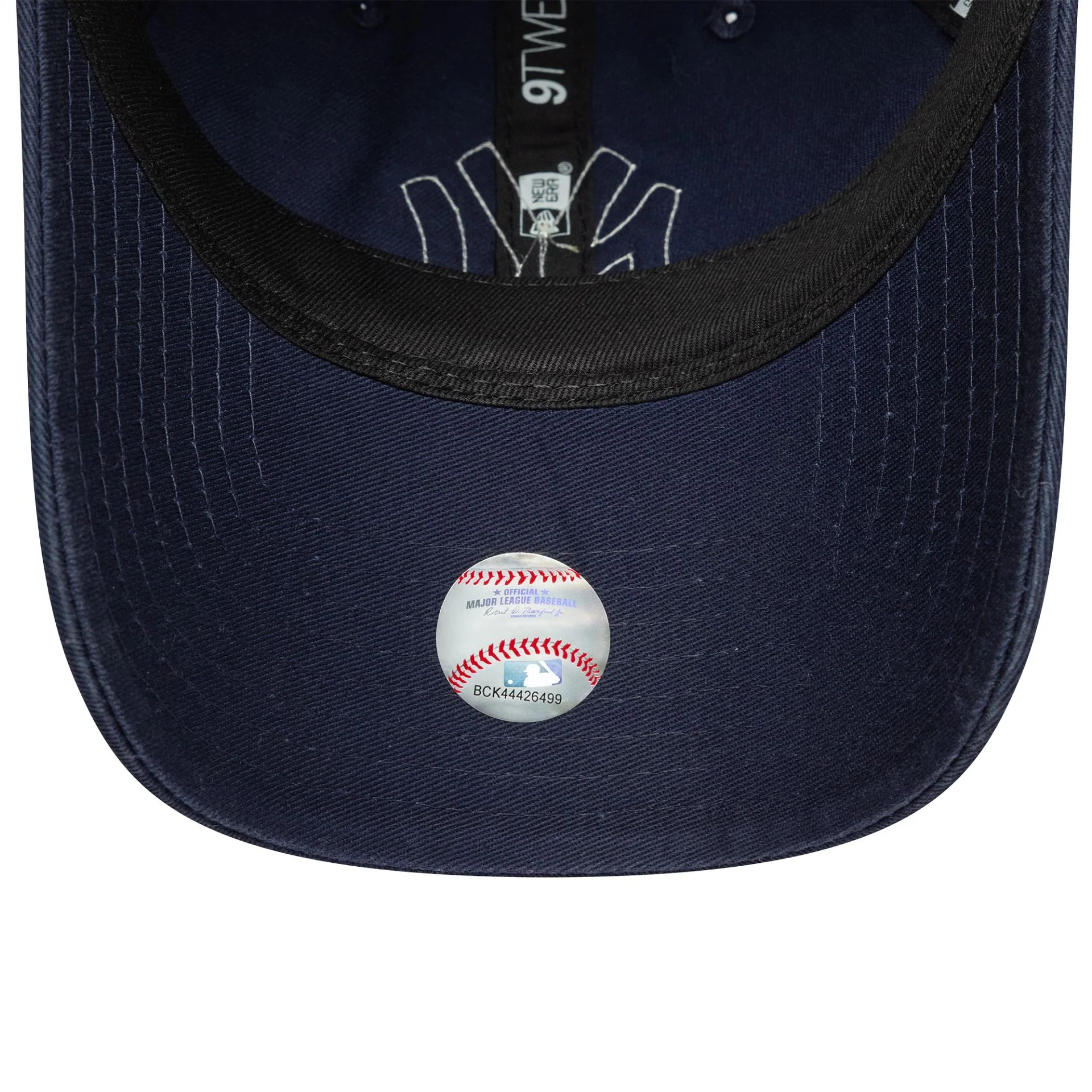 New York Yankees Womens MLB Boucle Navy 9TWENTY Adjustable Cap - Image 4