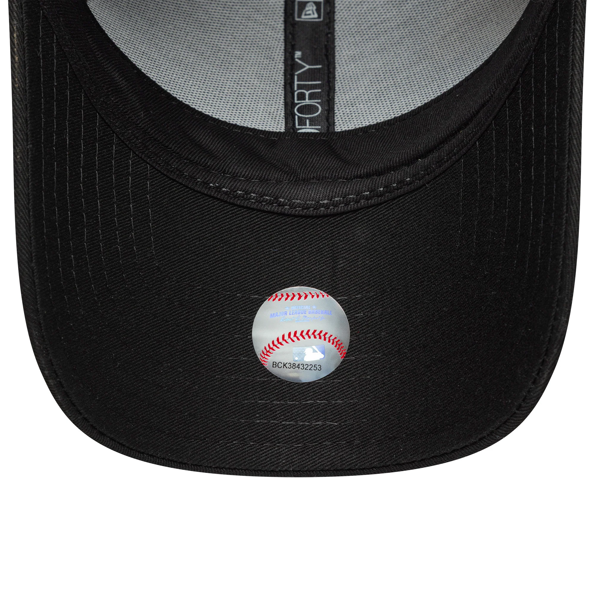 New York Yankees Womens MLB Bowback Black 9FORTY Cap - Image 4