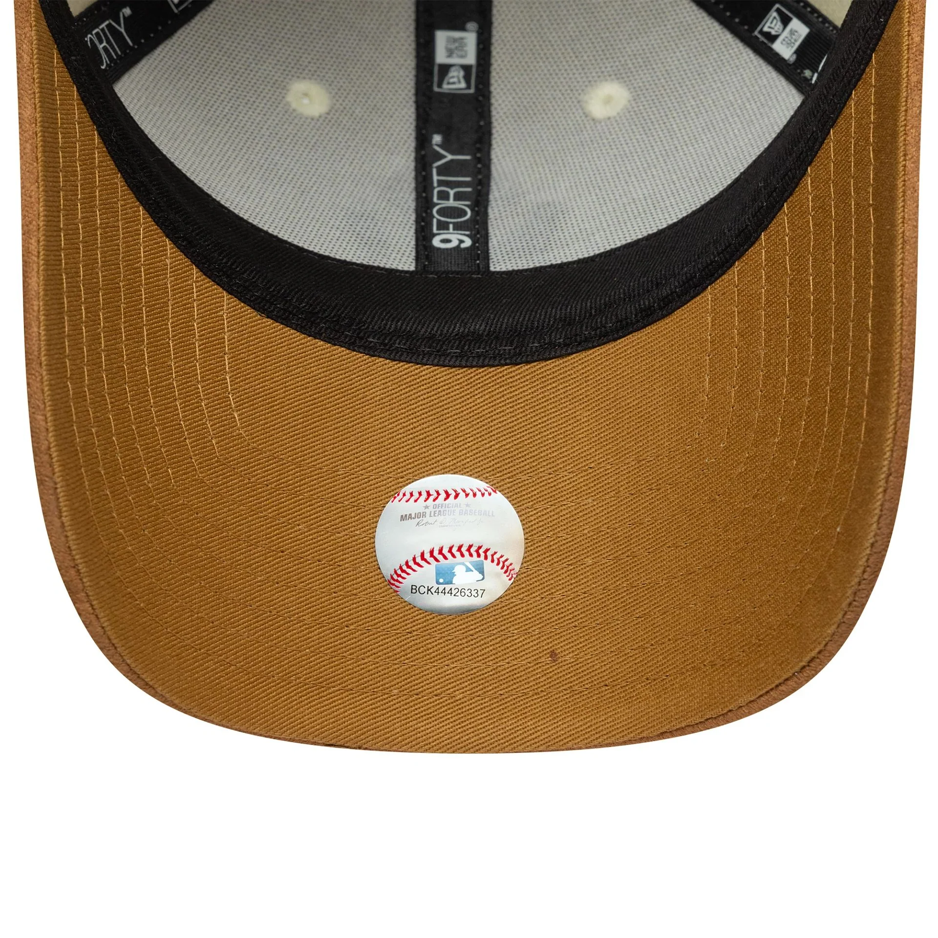New York Yankees Womens MLB Faux Suede Cream 9FORTY Adjustable Cap - Image 4