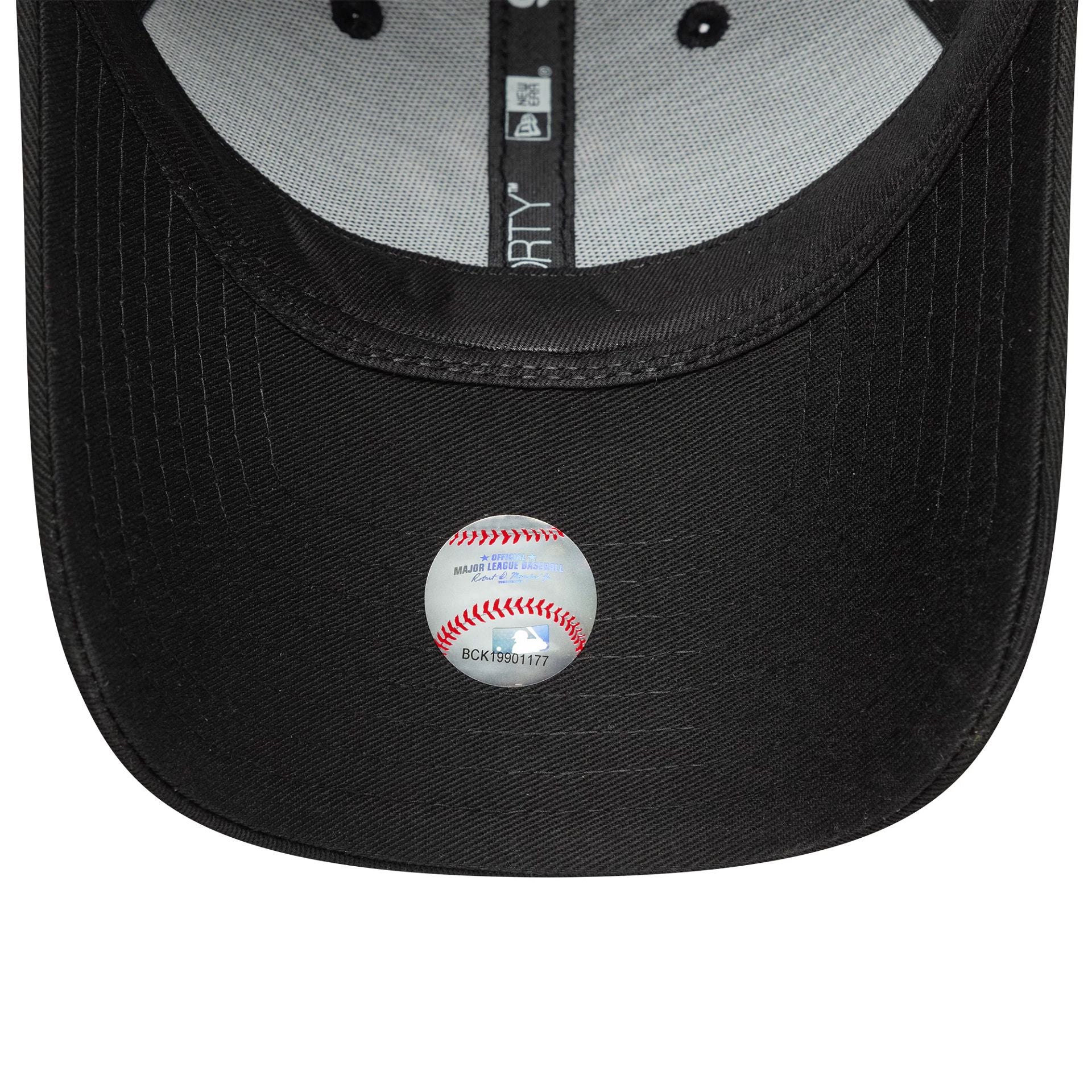 New York Yankees Womens MLB Metallic Logo Black 9FORTY Adjustable Cap (Copy) - Image 4