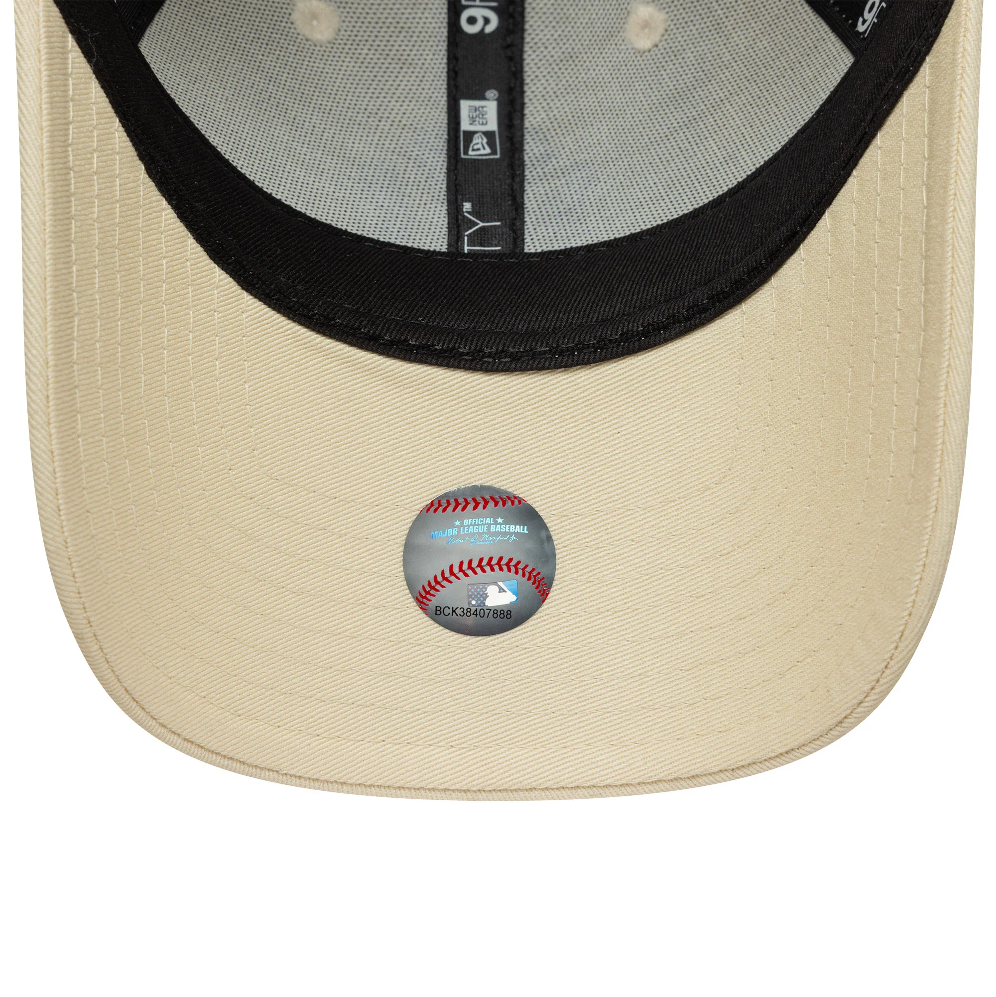 New York Yankees Womens MLB Metallic Logo Light Beige 9FORTY Cap - Image 4