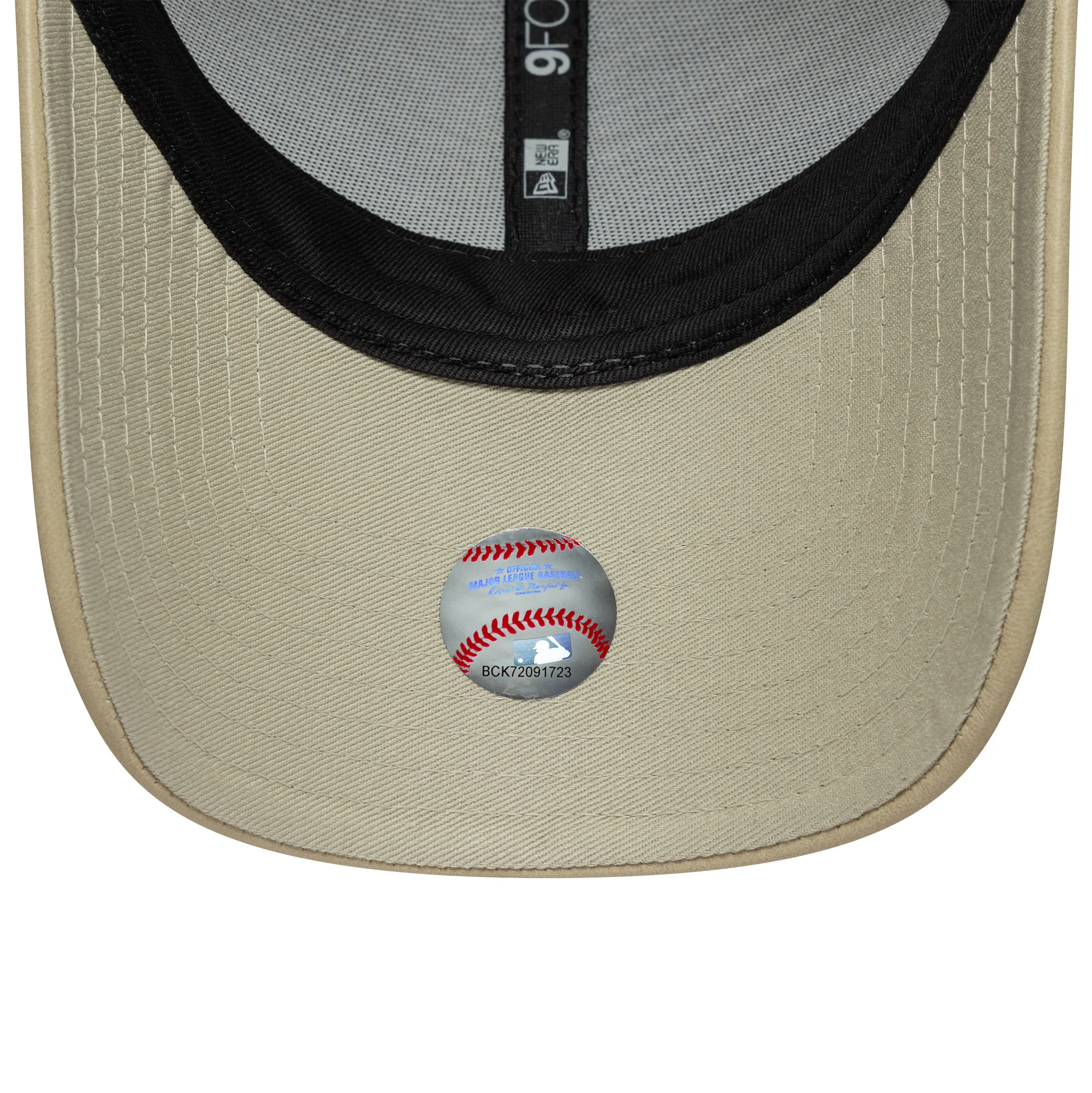 New York Yankees Womens MLB PU Light Beige 9FORTY Cap - Image 4