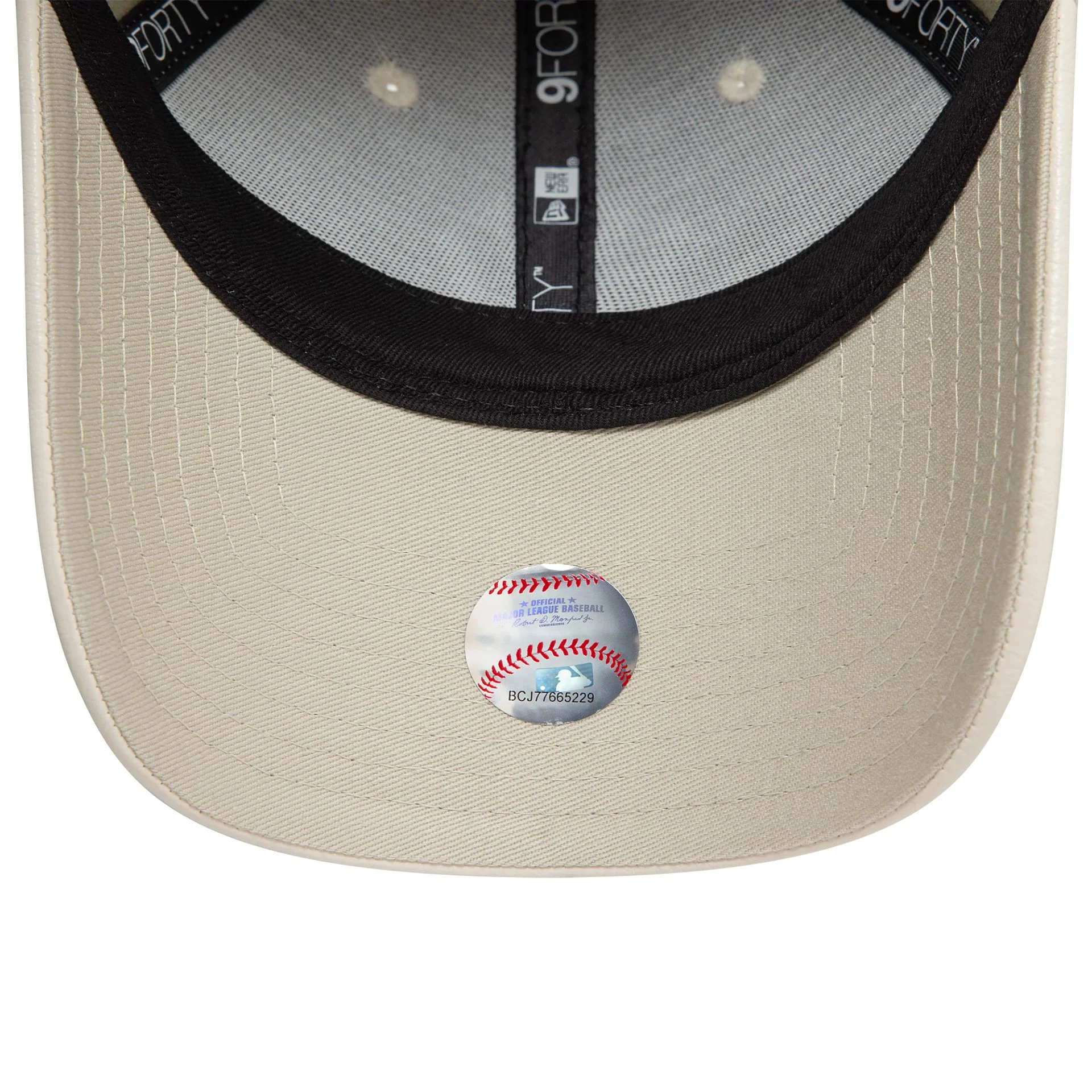 New York Yankees Womens PU Cream 9FORTY Adjustable Cap - Image 5